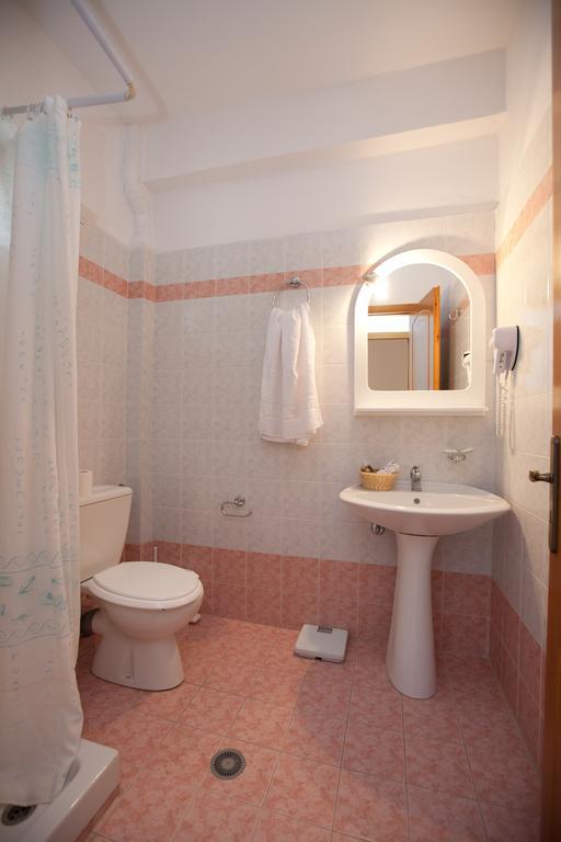 Yiouli Hotel Коккінон-Нерон Номер фото